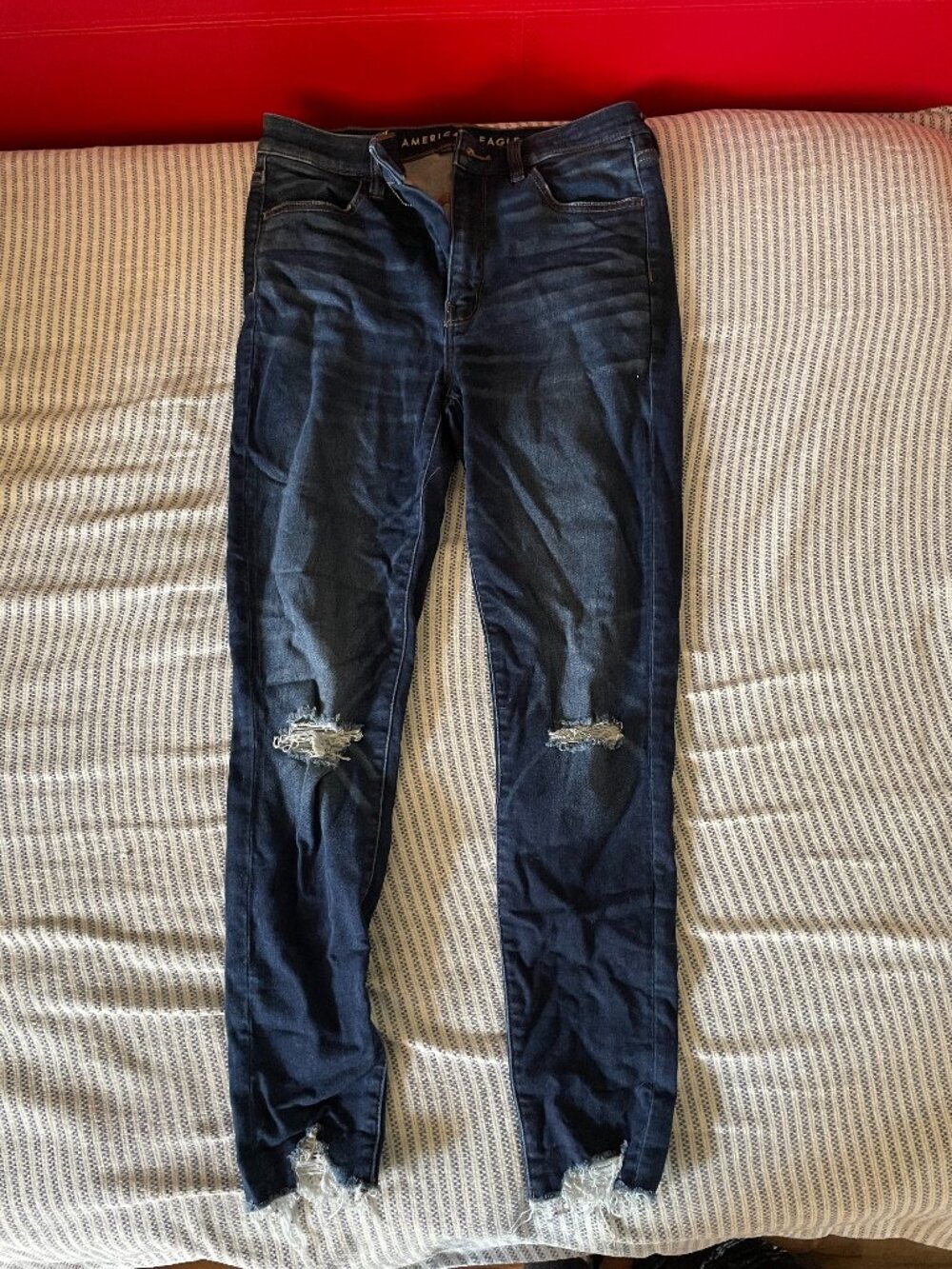 American Eagle Super Hi-Rise Distressed Jeggings